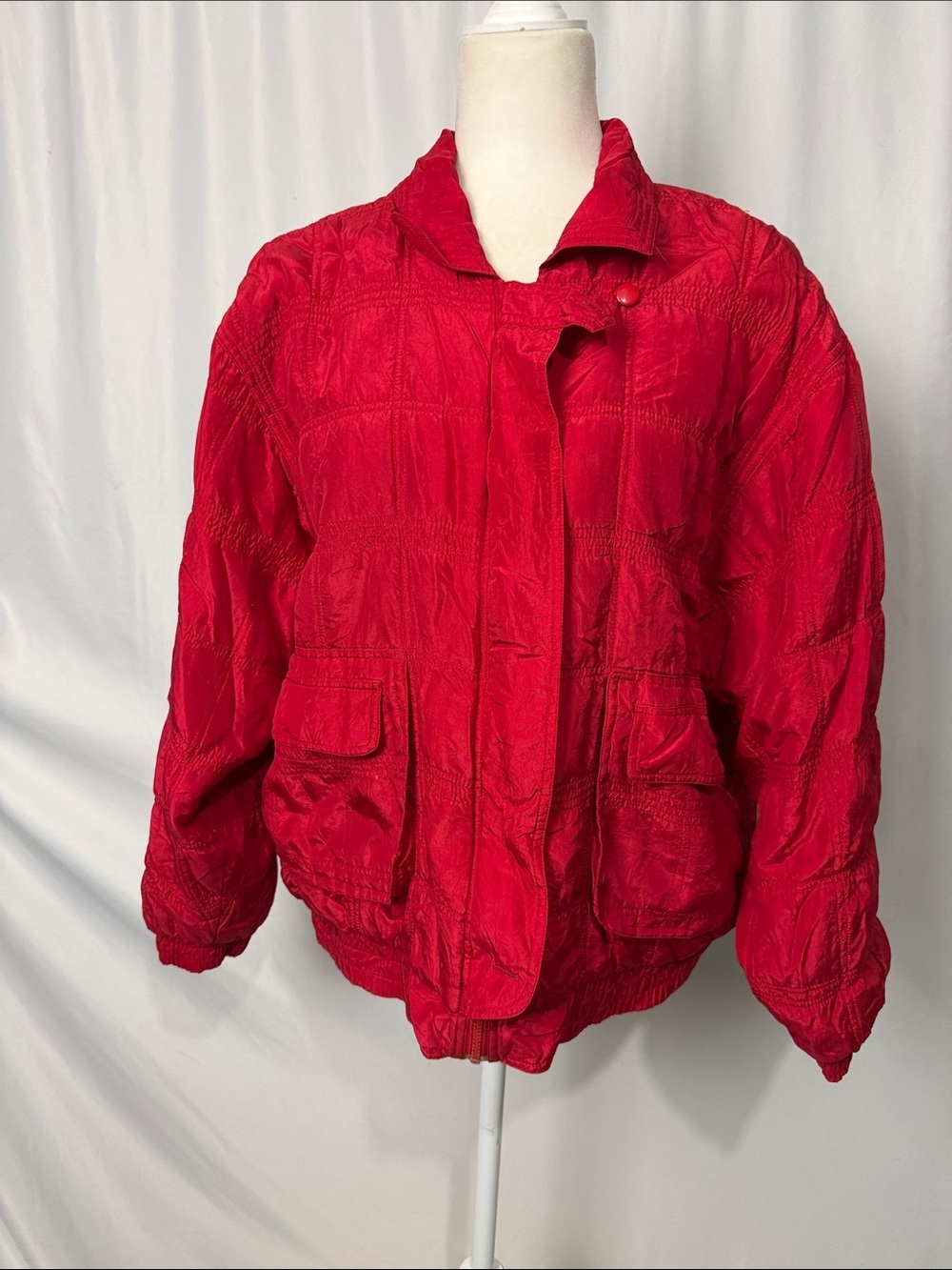 Vintage 80s Lavon Red Bomber Jacket 100% Silk Oversized Quilted Puffer Sz M